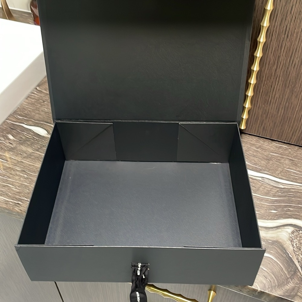 Net-A-Porter Black Gift Box - Picture 11 of 11